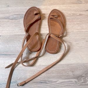 Doen tan leather ankle sandals